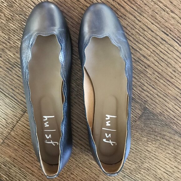 French Sole women's burnished silver leather flats size 9B - Picture 1 of 3
